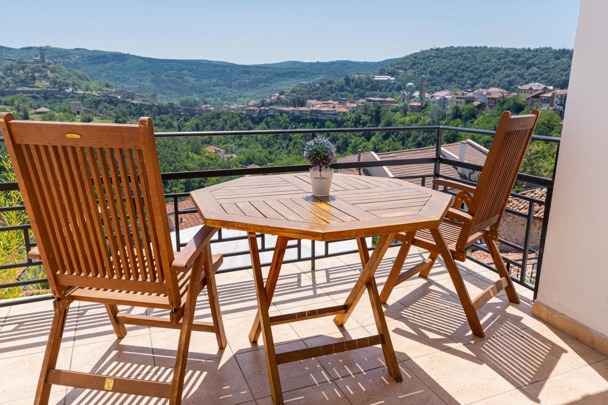 Tsarevets Panoramic Apartments Veliko Tarnovo Exterior photo
